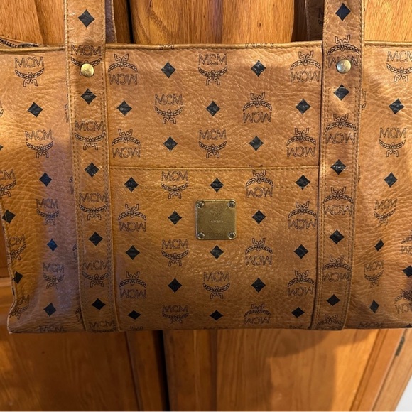 MCM long strap conyack zipper top Tote Bag inside pocket - Picture 3 of 15